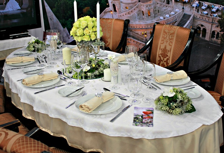 Halászbástya esküvői asztal dekoráció